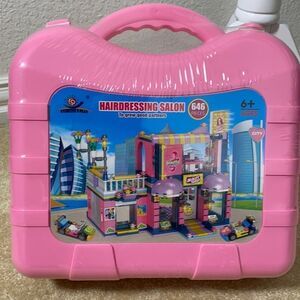 Hairdressing Salon Building Blocks 646 Pieces - NEW in Storage Container